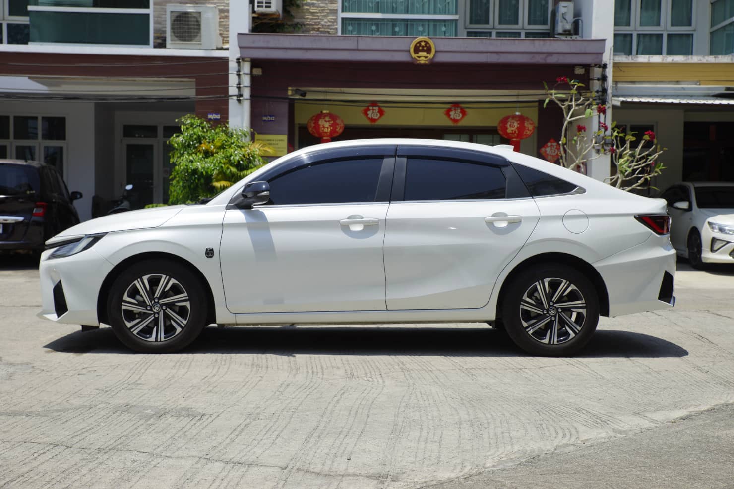 Toyota Yaris Ativ Premium Luxury 4