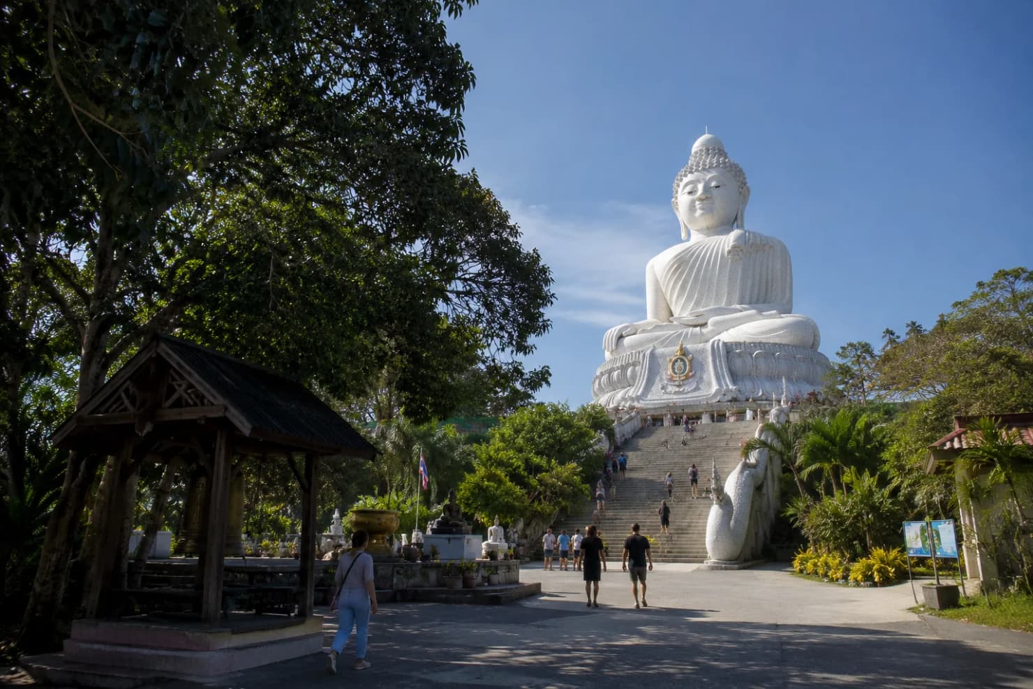 Территория храмового комплекса Big Buddha Phuket