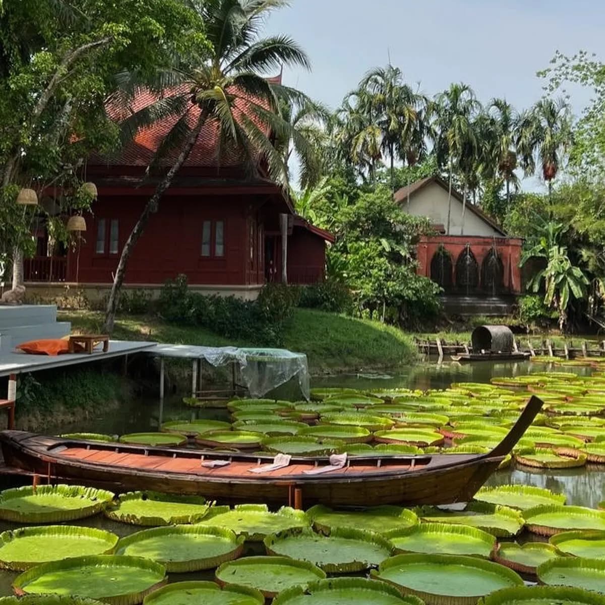 boat at bay