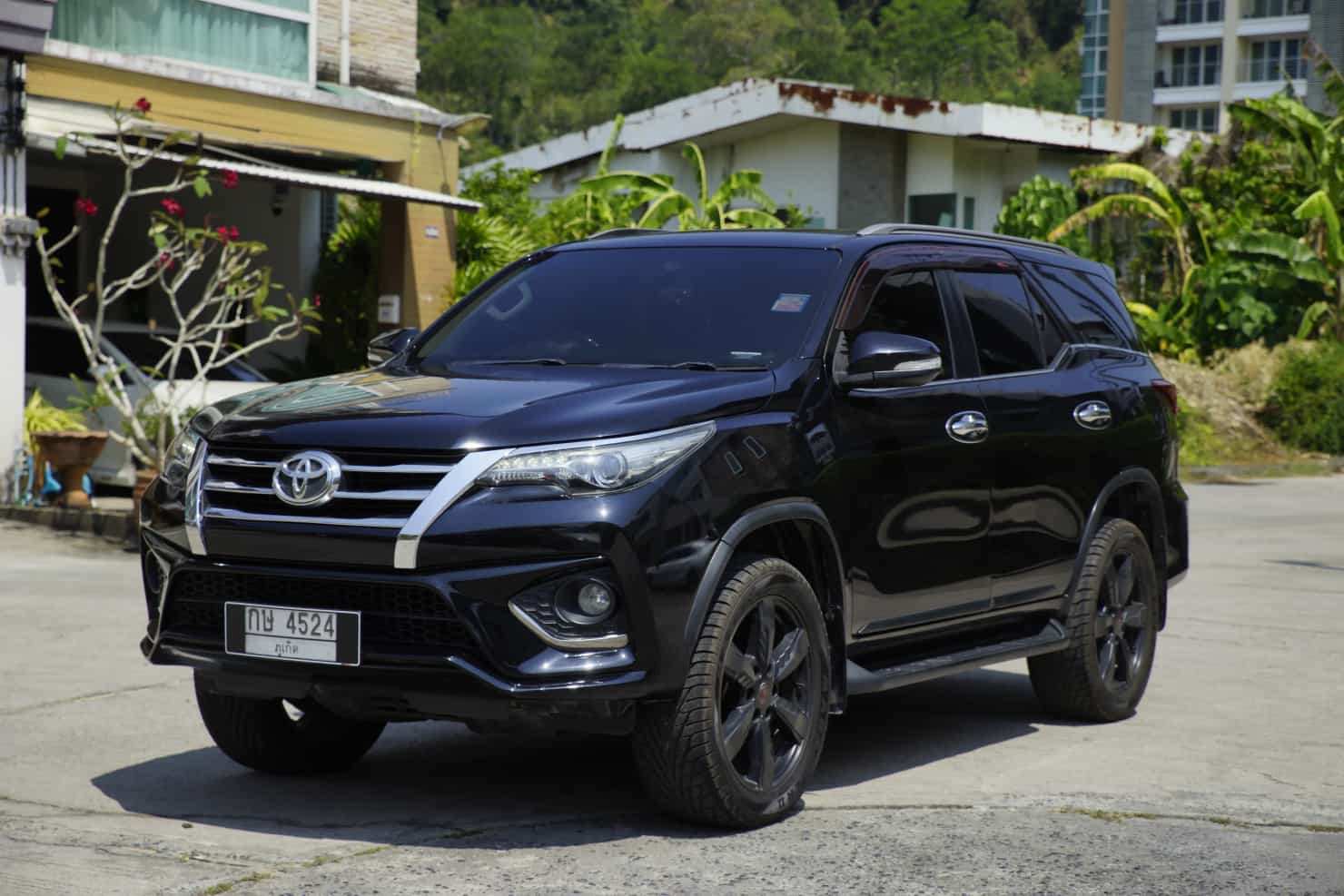 Toyota Fortuner main Toyota Fortuner main