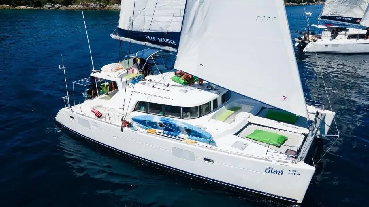 Аренда катамарана Lagoon 440 (Lemon) 2 Аренда катамарана Lagoon 440 (Lemon) 2